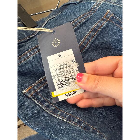 Universal Thread Women's Blue Medium Wash High Rise Straight Jeans Size 6 - Picture 6 of 6